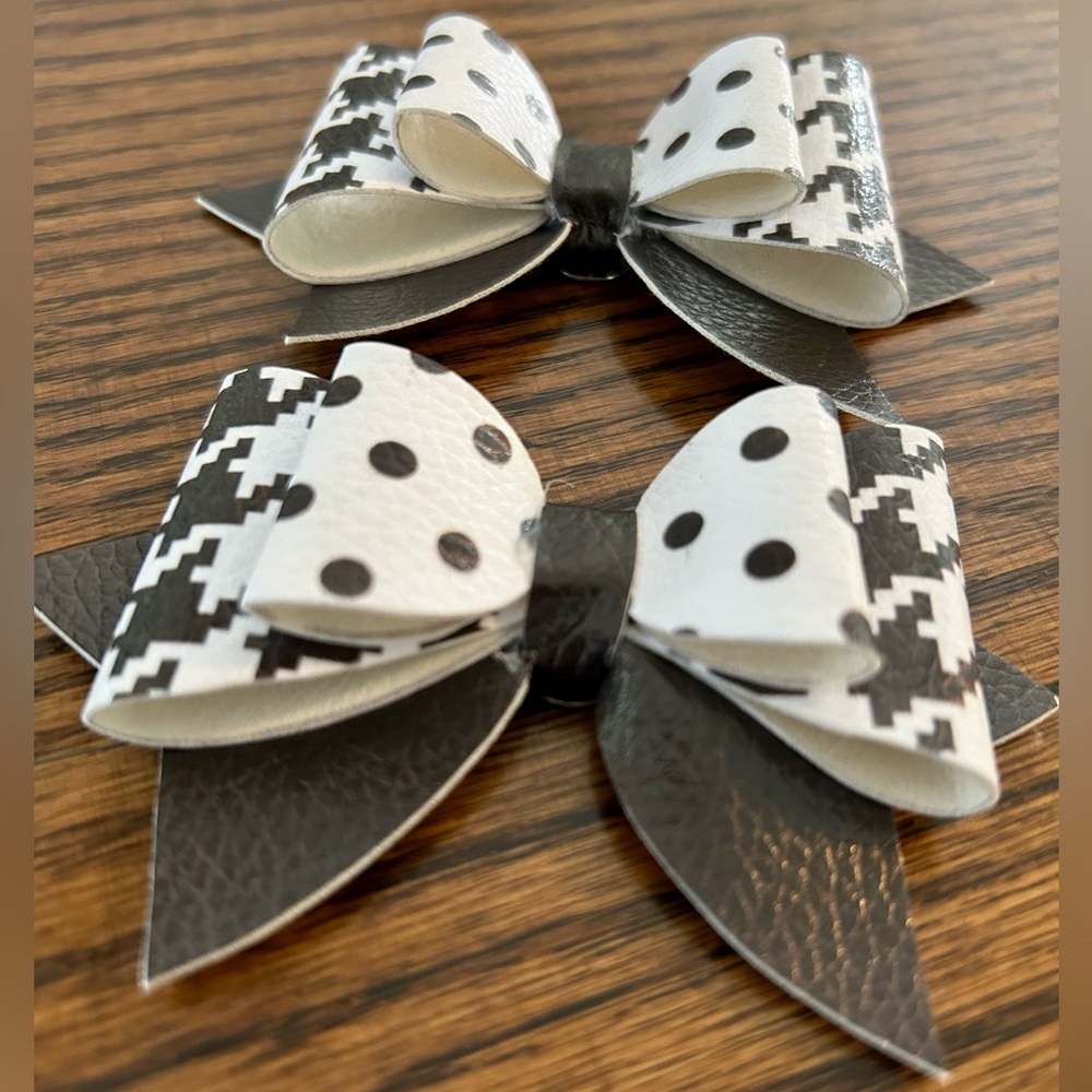 SOLD•Shoe Clips - Picture 2 of 4